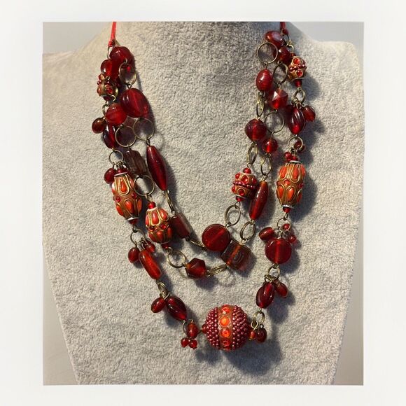 Beautiful 3 Strand Ruby Glass & Rhinestone Decorated Bead And Chain Bib Necklace - Picture 1 of 7